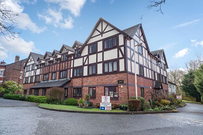 2 Bedroom Flat For Sale In Stockport Road, Marple, Stockport, Greater Manchester, SK6