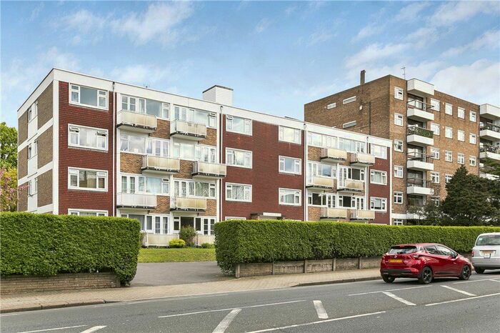 2 Bedroom Flat To Rent In Putney Hill, Putney, SW15