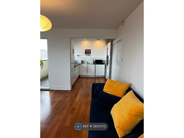 2 Bedroom Flat To Rent In Radnor St, London, EC1V