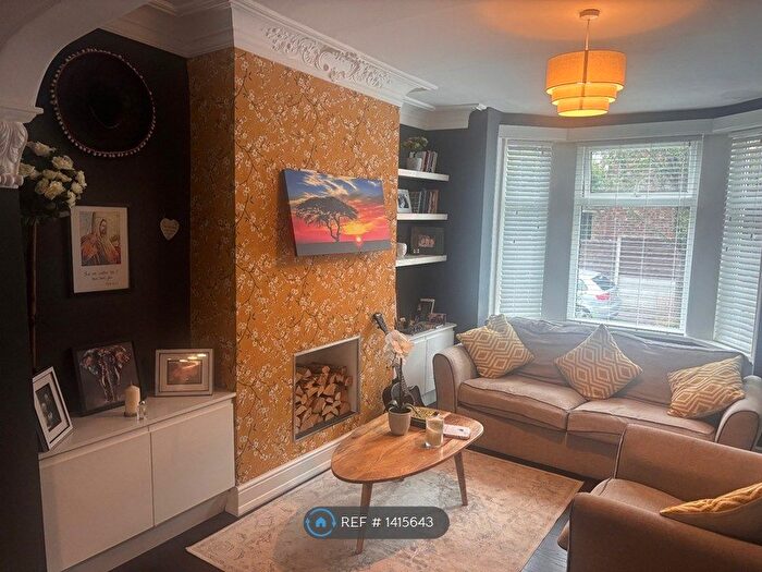 3 Bedroom Terraced House To Rent In Windsor St, Manchester, M40