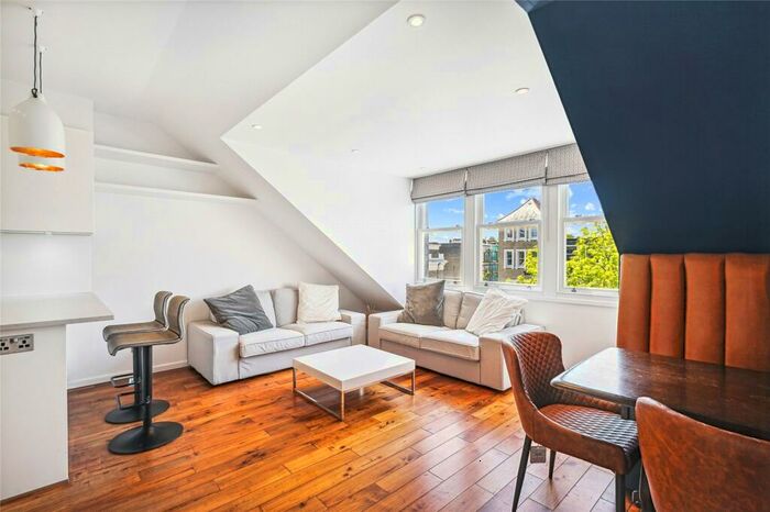 2 Bedroom Apartment To Rent In Redcliffe Gardens, London, SW10