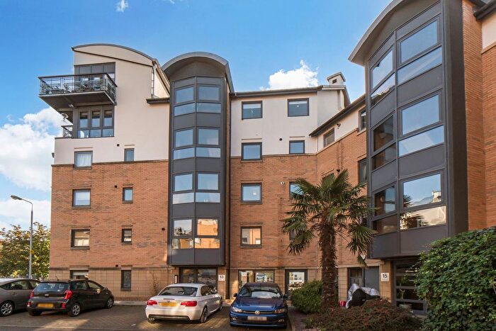 2 Bedroom Flat For Sale In Rennies Isle, Leith, Edinburgh, EH6