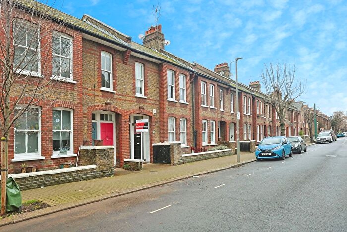 1 Bedroom Flat For Sale In Tennyson Street, Battersea, London, SW8