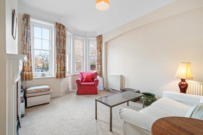 1 Bedroom Apartment For Sale In Elm Park Mansions, Chelsea, SW10