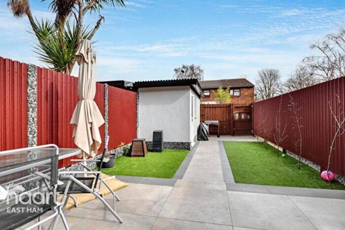 4 Bedroom Terraced House For Sale In Renfrew Close, London, E6