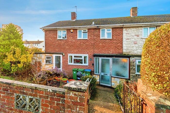 3 Bedroom End Of Terrace House For Sale In Windbury Road, Southampton, Hampshire, SO16
