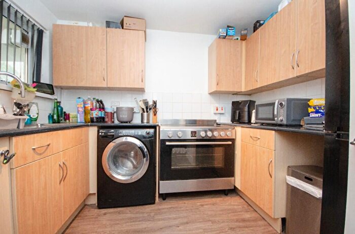 2 Bedroom Duplex For Sale In Taranto Road, Lordswood, Hampshire, SO16