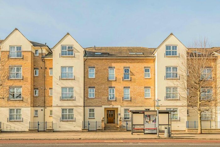 1 Bedroom Flat To Rent In Richmond Road, Kingston Upon Thames, KT2