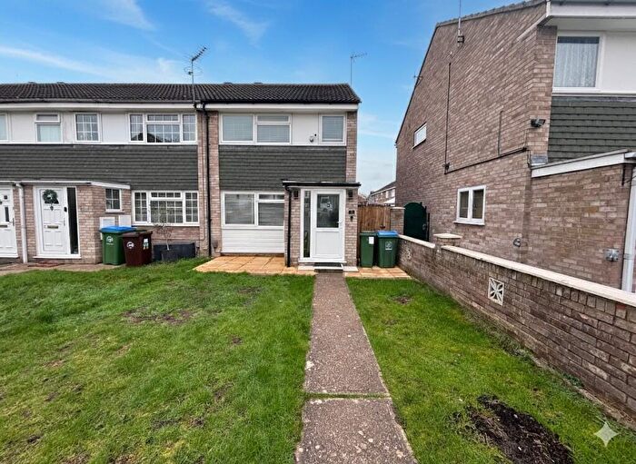 3 Bedroom Terraced House To Rent In Slattenham Close, Aylesbury, HP19