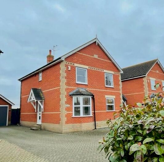 4 Bedroom Detached House To Rent In Bromley Heights, Colchester, CO4