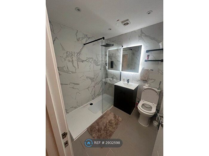 3 Bedroom Detached House To Rent In Cameron Court, London, E12