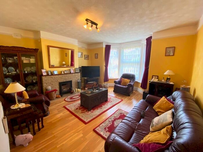 5 Bedroom Detached House For Sale In Bulford Road, Durrington