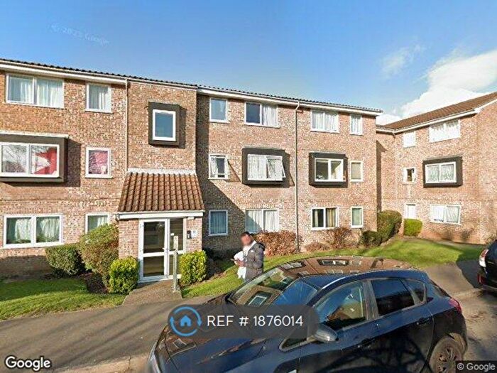 2 Bedroom Flat To Rent In Old Park Mews, Hounslow, TW5