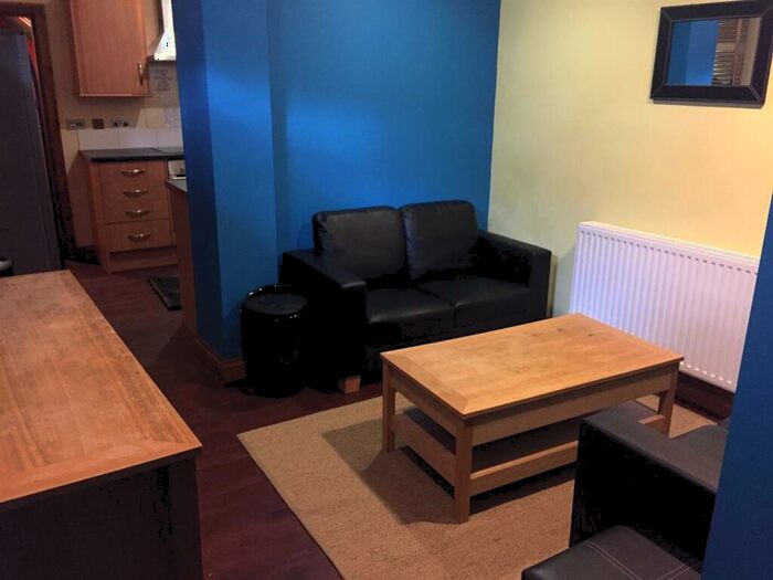 6 Bedroom Terraced House To Rent In North Road, Selly Oak, Birmingham, B29