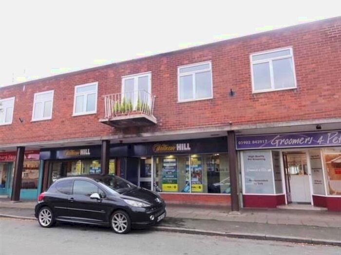 3 Bedroom Flat To Rent In Duck Lane, Shopping Parade, Bilbrook, WV8