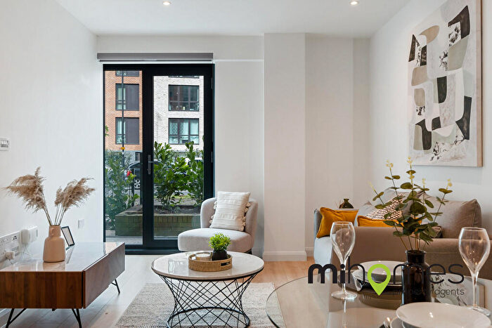 2 Bedroom Apartment To Rent In Chesterfield House, Slough, SL1