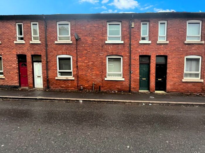 2 Bedroom Terraced House To Rent In Ecclesfield Road, Sheffield, S9