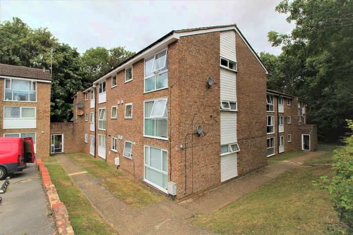 1 Bedroom Apartment To Rent In Ashby Court, Hemel Hempstead, Hertfordshire, HP2