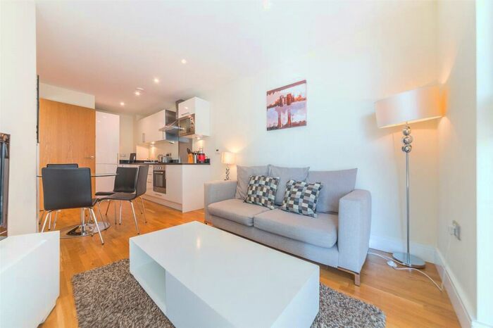 1 Bedroom Apartment To Rent In Millharbour, London, E14