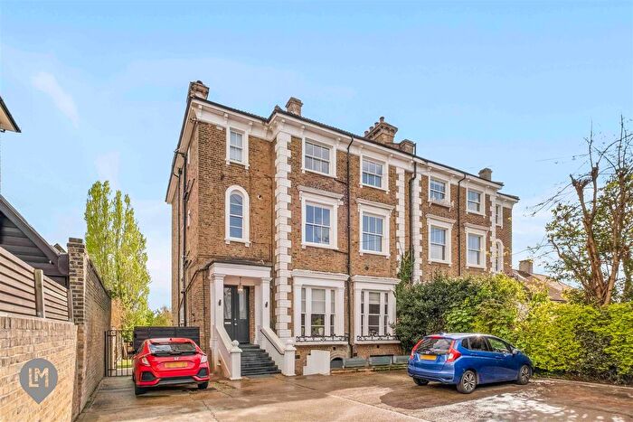 3 Bedroom Flat For Sale In Melrose Road, London, SW18