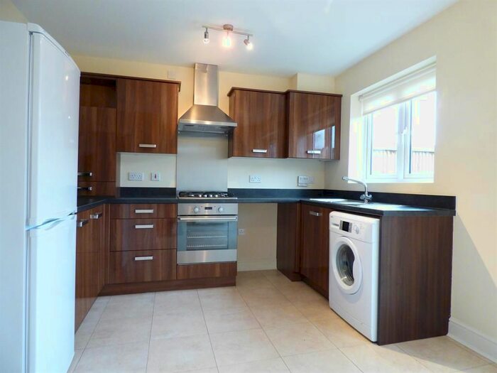 3 Bedroom Semi-Detached House To Rent In Priory Chase, Pontefract, WF8