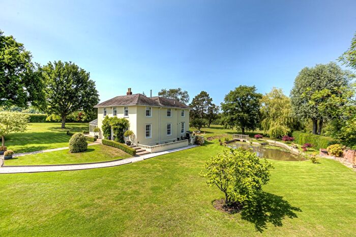 4 Bedroom Detached House For Sale In Hay Green Lane, Blackmore, CM4