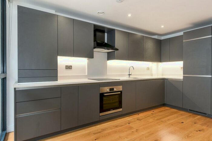 3 Bedroom Apartment To Rent In Alpha House, Dalston, London, E8