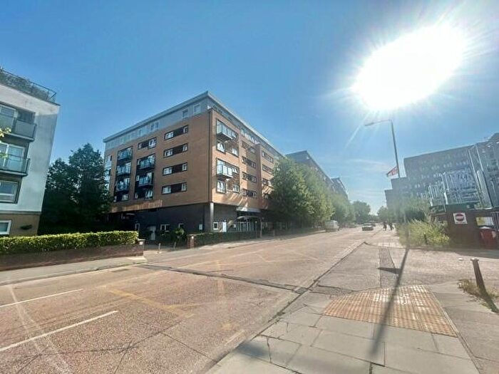 2 Bedroom Flat To Rent In Cherrydown East, Basildon, SS16