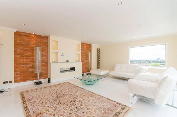 2 Bedroom Flat To Rent In Swiss Cottage, Swiss Cottage, London, NW3