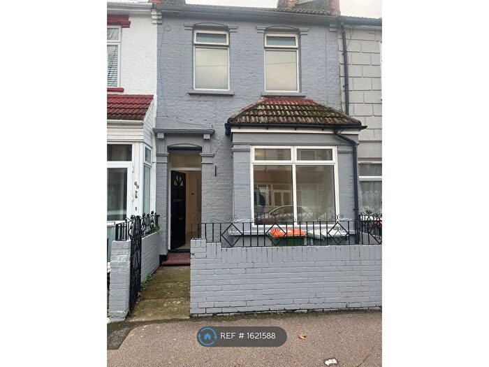 2 Bedroom Terraced House To Rent In Pulleyns Avenue, London, E6