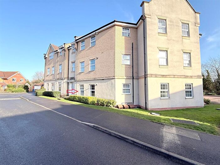 2 Bedroom Apartment For Sale In Swale Grove, Bingham, NG13