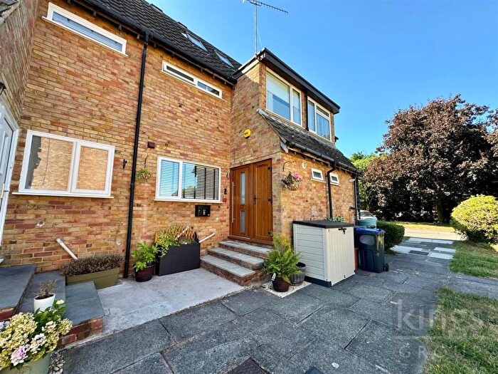 3 Bedroom House For Sale In Riversmeet, Hertford, SG14