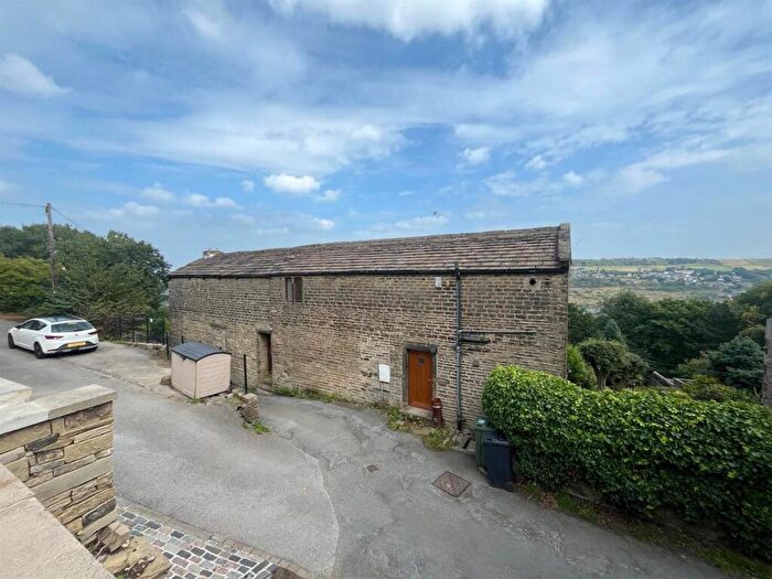 3 Bedroom House For Sale In Upper Wellhouse Road, Golcar, Huddersfield, HD7