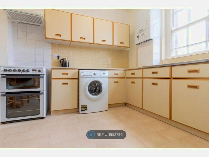 4 Bedroom Flat To Rent In London, London, SW2