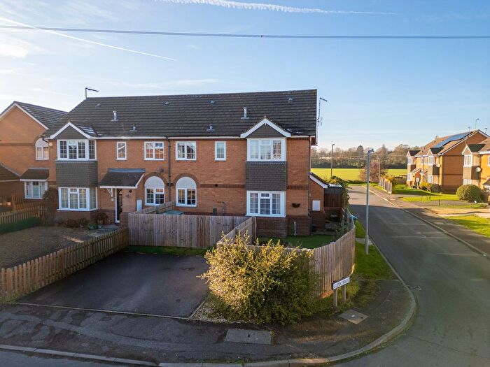 2 Bedroom Property For Sale In Foxgloves, Aylesbury, HP21