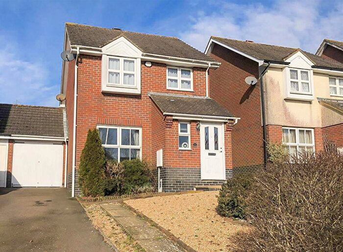 3 Bedroom Link Detached House For Sale In Stonebeach Rise, St. Leonards-On-Sea, TN38