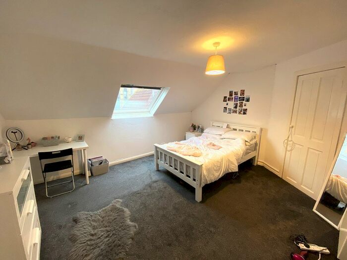 3 Bedroom Maisonette To Rent In Palmerston Road, Southsea, PO5