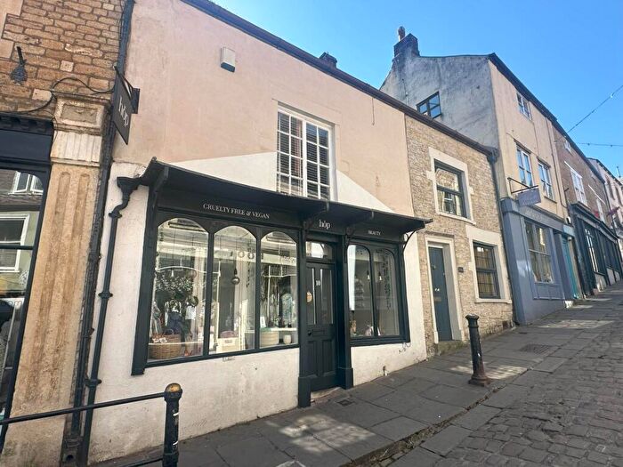 2 Bedroom Maisonette To Rent In Catherine Hill, Frome, BA11