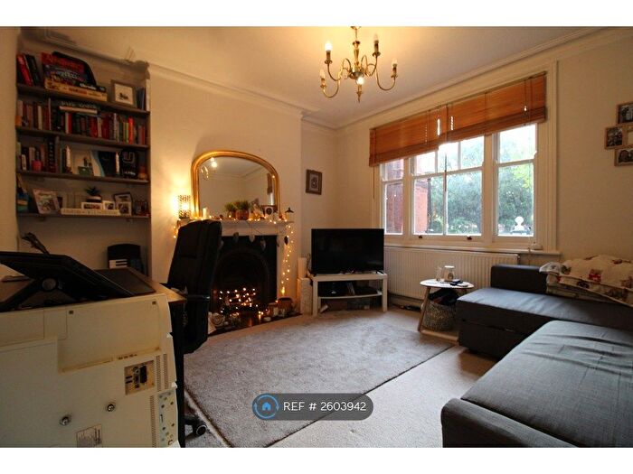 1 Bedroom Flat To Rent In Ruskin Mansions, London, W14