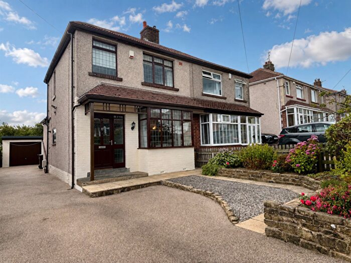 3 Bedroom Semi-Detached House For Sale In Westminster Gardens, Clayton, Bradford, BD14