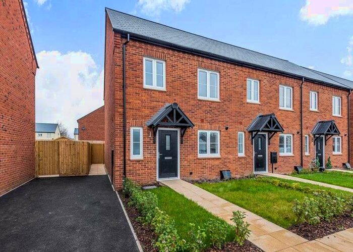 3 Bedroom Property To Rent In Trenchard Circle, Bicester, OX25