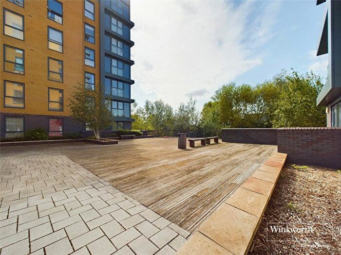 1 Bedroom Apartment For Sale In Drake Way, Reading, Berkshire, RG2