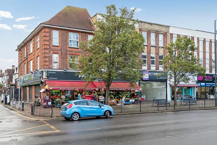 2 Bedroom Flat To Rent In Kenton Road, Harrow, HA3