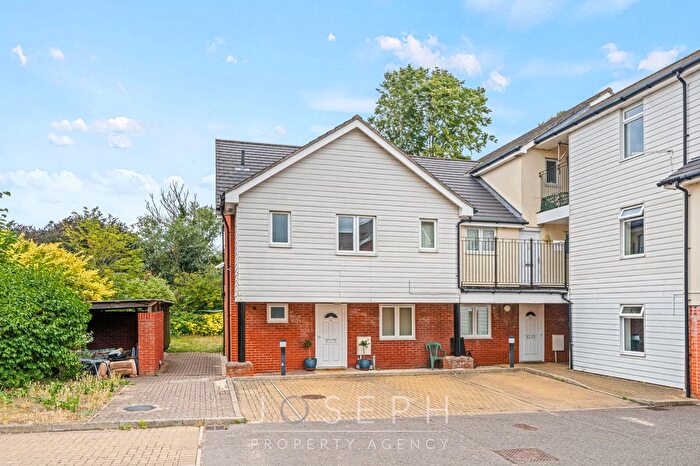 2 Bedroom Flat To Rent In Lime Tree Place, Ipswich, IP1