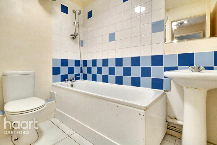 1 Bedroom Flat For Sale In Churchill Close, Dartford, DA1