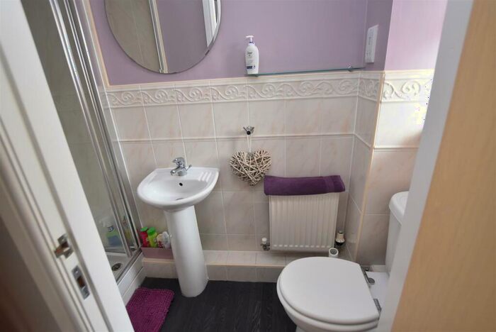 2 Bedroom Apartment For Sale In The Links, Howbeck Road, Oxton, CH43