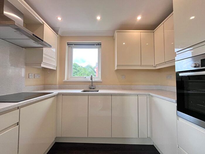 2 Bedroom Flat For Sale In Highbridge, Gosforth, Newcastle Upon Tyne, Tyne And Wear, NE3