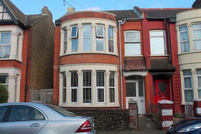 2 Bedroom Flat To Rent In Brightwell Ave, Westcliff On Sea, SS0