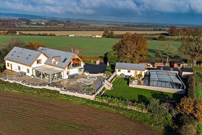 4 Bedroom Equestrian Property For Sale In Uckington, Shrewsbury, Shropshire, SY4