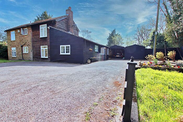 3 Bedroom Detached House To Rent In Buckettsland Lane, Borehamwood, WD6